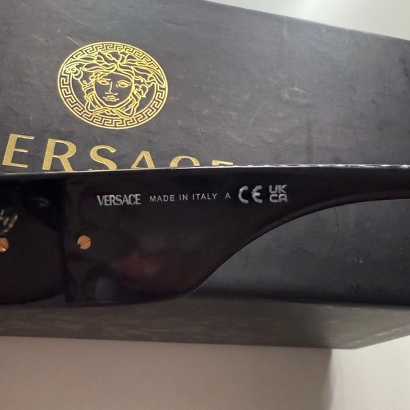 Versace Black Sunglasses for Men Mod.2150Q New - Picture 4 of 7